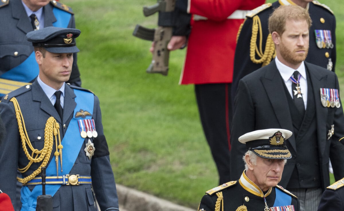 Photo Le Prince William Prince De Galles Le Prince Harry Duc De Sussex Procession