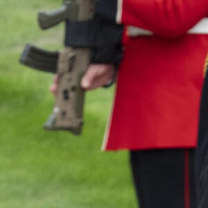 Le prince William, prince de Galles, Le prince Harry, duc de Sussex - Procession pédestre des membres de la famille royale depuis la grande cour du château de Windsor (le Quadrangle) jusqu'à la Chapelle Saint-Georges, où se tiendra la cérémonie funèbre des funérailles d'Etat de reine Elizabeth II d'Angleterre. Windsor, le 19 septembre 2022