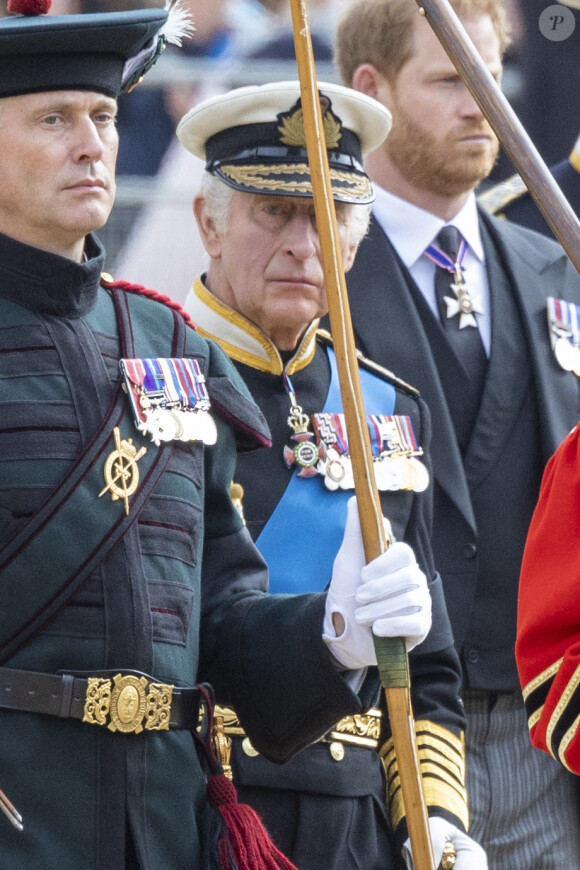 Le roi Charles III d'Angleterre, Le prince Harry, duc de Sussex - Arrivées au service funéraire à l'Abbaye de Westminster pour les funérailles d'Etat de la reine Elizabeth II d'Angleterre. Le sermon est délivré par l'archevêque de Canterbury Justin Welby (chef spirituel de l'Eglise anglicane) au côté du doyen de Westminster David Hoyle. Londres, le 19 septembre 2022 © Moreau / Jacovides / Bestimage 