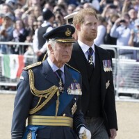 Charles III en froid avec le prince Harry ? Cette réponse glaciale qui ne laisse aucun doute sur leur relation...