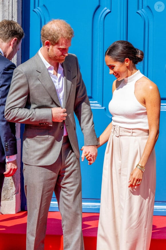 Le prince Harry, duc de Sussex et Meghan Markle, duchesse de Sussex, arrivent à l'hôtel de ville pour l'événement Invictus Games Dusseldorf 2023 One Year to Go, à Düsseldorf, Allemagne, le 6 septembre 2022. 