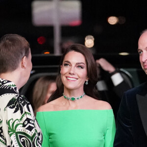 Le prince William, prince de Galles, et Catherine (Kate) Middleton, princesse de Galles, Hannah Jones, CEO of the Earthshot Prize, lors de la 2ème cérémonie "Earthshot Prize Awards" au "MGM Music Hall de Fenway" à Boston, le 2 décembre 2022.