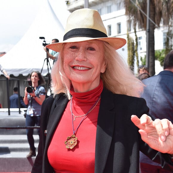 Brigitte Fossey à la montée des marches de "Pacifiction" lors du 75ème Festival International du Film de Cannes, le 26 mai 2022. © Giancarlo Gorassini / Bestimage 