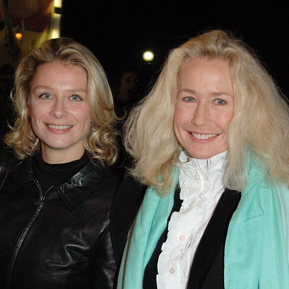 Archives. Marie Adam et sa mère Brigitte Fossey à Paris en 2004