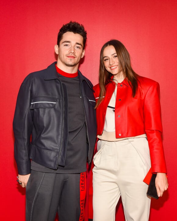Charles Leclerc et sa compagne Charlotte Sine - People dans les backstage du défilé de mode automne-hiver "Ferrari" lors de la fashion week de Milan.