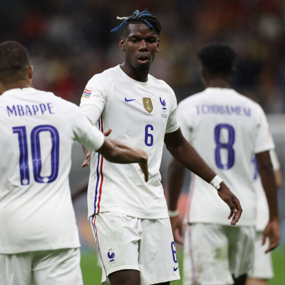 Paul Pogba et Kylian Mbappé - - Football: La France remporte la coupe de la Ligue des Nations en battant l'Espagne 2 buts à 1 à Milan le 10 octobre 2021.