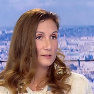 Coline Berry-Rojtman, fille de Richard Berry invitée de BFMTV dans l'émission de Bruce Toussaint le 4 mars 2021... © Capture TV BFMTV via Bestimage