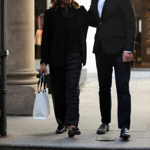 Tina Turner et son mari Erwin Bach sortent d'une boutique Armani à Milan, le 6 juin 2016.