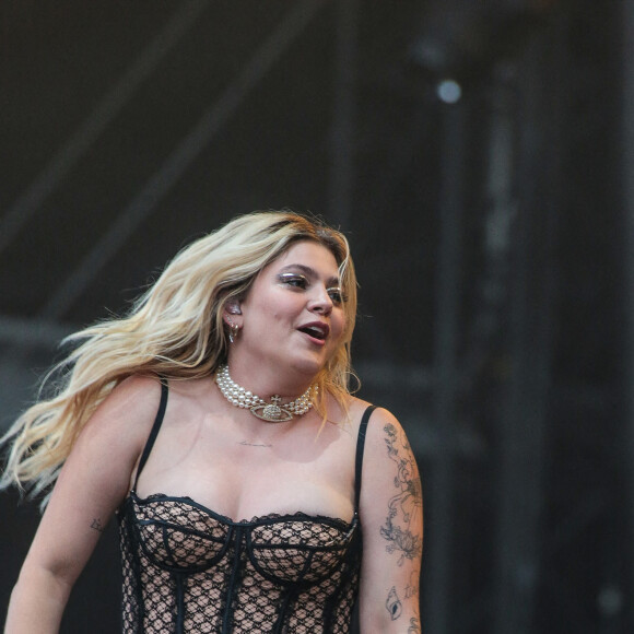 Exclusif - Louane et Dominic Harrison, dit Yungblud partagent la scène et mettent le feu lors de l'édition 2022 du Mainsquare Festival à Arras le 1 juillet 2022. No web pour Belgique et Suisse © Stephane Vansteenkiste / Bestimage 