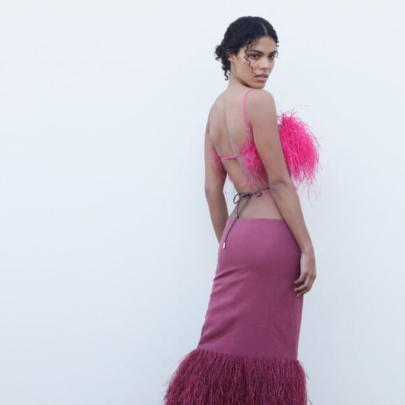 Tina Kunakey - Les célébrités au photocall du défilé Jacquemus pour la présentatation de la toute dernière collection "Le Raphia" au Bourget, Seine-Saint-Denis (93), France, le 12 décembre 2022. Habitué à ne pas suivre le calendrier de la Fashion Week de Paris, le designer a présenté sa toute dernière collection "Le Raphia" avec l'une une de ses couleurs favorites : le beige. © Veeren-Clovis/Bestimage 