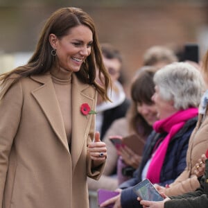 Le prince William, prince de Galles, et Catherine (Kate) Middleton, princesse de Galles, se rendent à Scarborough pour lancer un financement destiné à soutenir la santé mentale des jeunes, dans le cadre d'une collaboration dirigée par la Royal Foundation le 3 novembre 2022. 