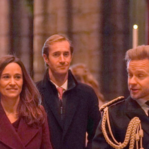 Pippa Middleton et son mari James Matthews , arrivent pour le "Together at Christmas" Carol Service à l'abbaye de Westminster à Londres, Royaume uni, le 15 décembre 2022. 