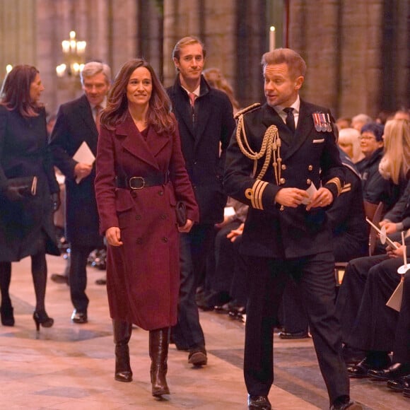 Pippa Middleton et son mari James Matthews , arrivent pour le "Together at Christmas" Carol Service à l'abbaye de Westminster à Londres, Royaume uni, le 15 décembre 2022. 