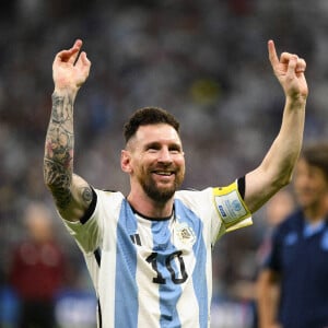 Joie des joueurs de l'équipe l'Argentine aprés la séance de tirs au but Lionel "Leo" Messi (ARG) au match de football de quart de finale opposant l'Argentine aux Pays-Bas lors de la coupe du Monde au stade Lusail à Doha au Qatar, le 9 décembre 2022. L'Argentine bat les Pays-Bas aux Tirs au but 4 - 3 après un match nul 2-2. © Jean-Baptiste Autissier/Panoramic/Bestimage