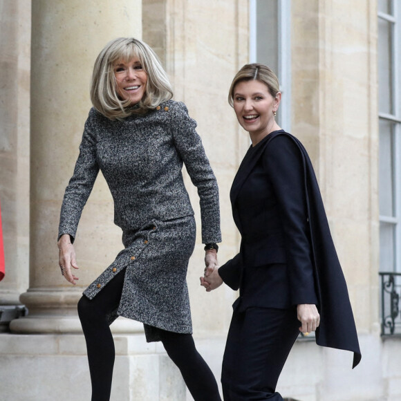 Brigitte Macron reçoit la première dame de l'Ukraine Olena Zelenska au palais de l'Elysée à Paris le 12 décembre 2022. © Stéphane Lemouton / Bestimage 