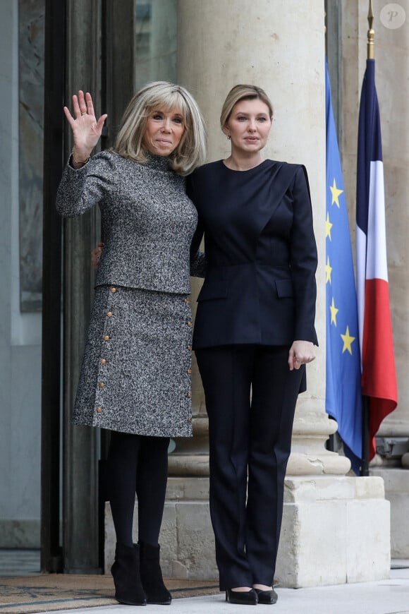 Brigitte Macron reçoit la première dame de l'Ukraine Olena Zelenska au palais de l'Elysée à Paris le 12 décembre 2022. © Stéphane Lemouton / Bestimage 