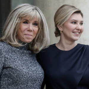 Brigitte Macron reçoit la première dame de l'Ukraine Olena Zelenska au palais de l'Elysée à Paris. © Stéphane Lemouton / Bestimage 