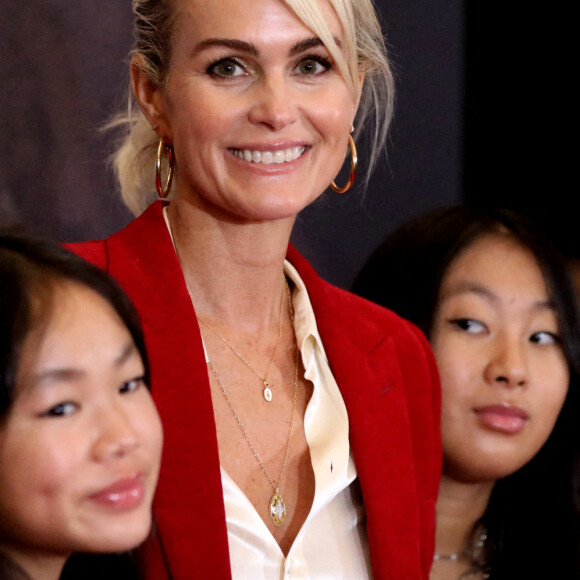 Laeticia Hallyday et ses filles Joy et Jade - Projection au Grand Rex à Paris des documentaires "Johnny USA" et "A nos promesses" à l'occasion de la Journée Spéciale Johnny, son rêve américain. Le 21 octobre 2020 © Jacovides-Moreau / Bestimage