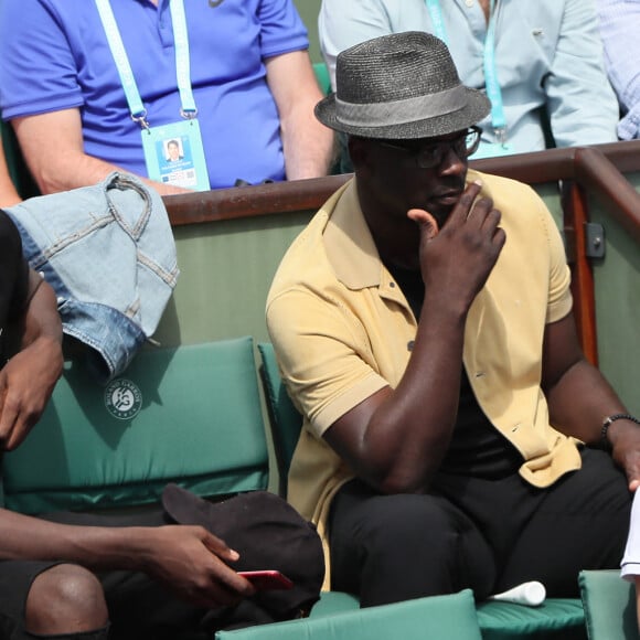 Lilian Thuram et son fils Marcus Thuram - People dans les tribunes lors des Internationaux de France de Tennis de Roland-Garros à Paris le 2 juin 2018. © Dominique Jacovides-Cyril Moreau / Bestimage