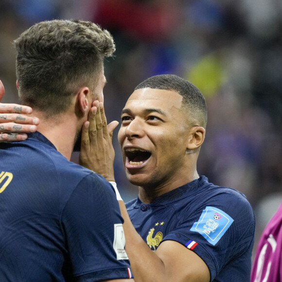 Olivier Giroud et Kylian Mbappé - Match de football de quart de finale opposant la France à l'Angleterre lors de la coupe du Monde (FIFA 2022) au stade Al Bayt à Al Khor au Qatar, le 9 décembre 2022. La France a gagné 2-1. © Proshots/Panoramic/Bestimage