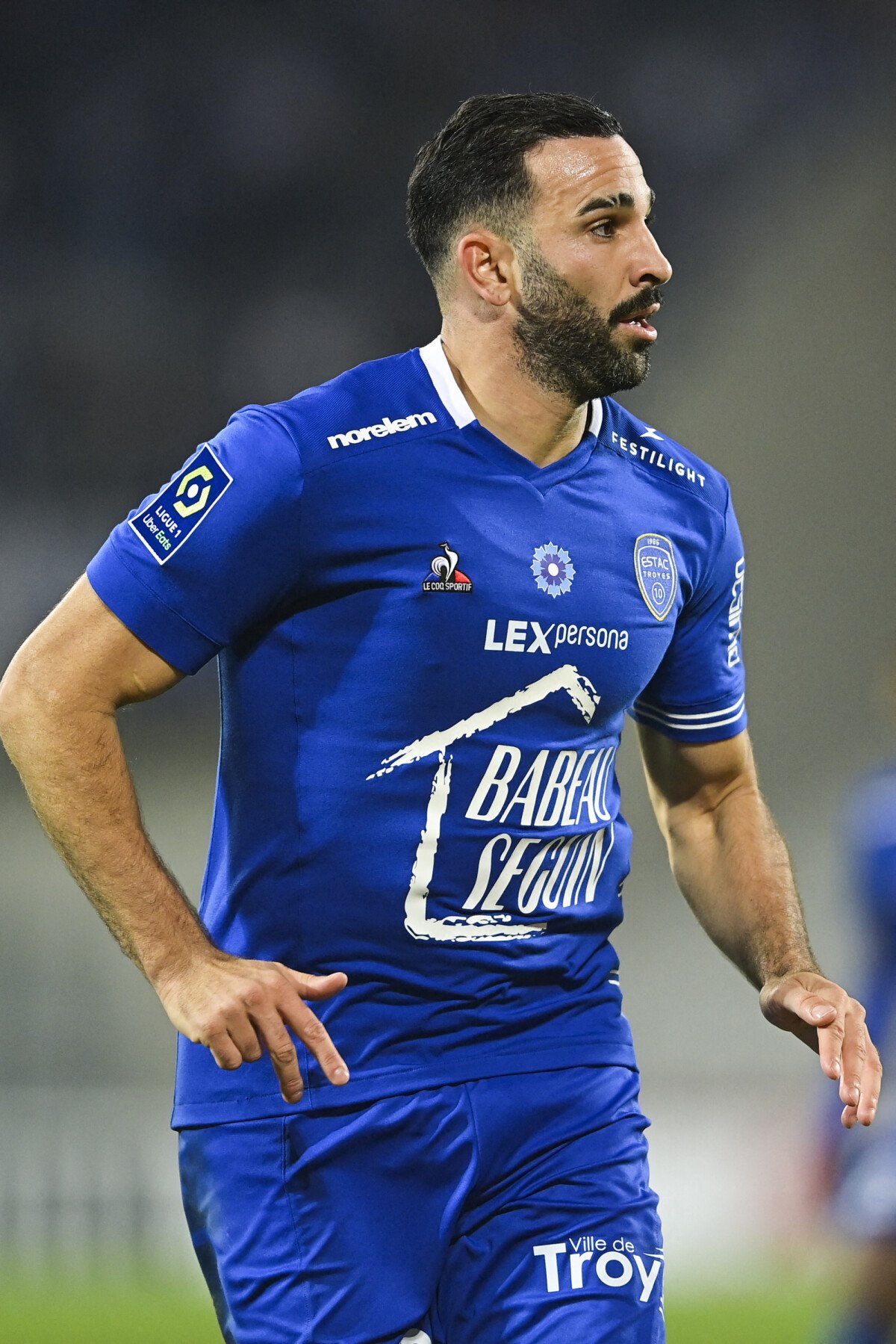 Photo ADIL RAMI (Troyes) Match de football en ligue 1 Uber Eats