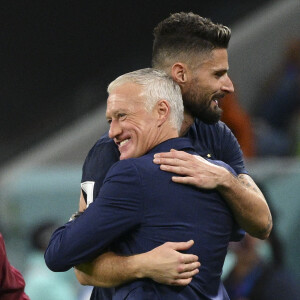 accolade entre GIROUD Olivier (FRA) avec Didier Deschamps entraineur / Selectionneur France - Match "France - Australie (4-1)" lors de la Coupe du Monde 2022 au Qatar, le 22 novembre 2022. 