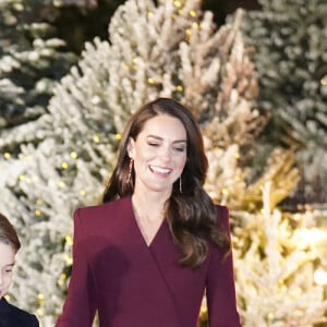 Le prince William, prince de Galles, Catherine (Kate) Middleton, princesse de Galles, et leurs enfants, le prince George de Galles, et la princesse Charlotte de Galles, arrivent pour le "Together at Christmas" Carol Service à l'abbaye de Westminster à Londres, Royaume uni, le 15 décembre 2022. 