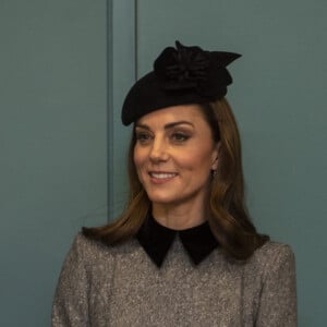 La reine Elisabeth II d'Angleterre et Kate Catherine Middleton, duchesse de Cambridge, lors de l'inauguration de la "Bush House" à Londres. Le 19 mars 2019 