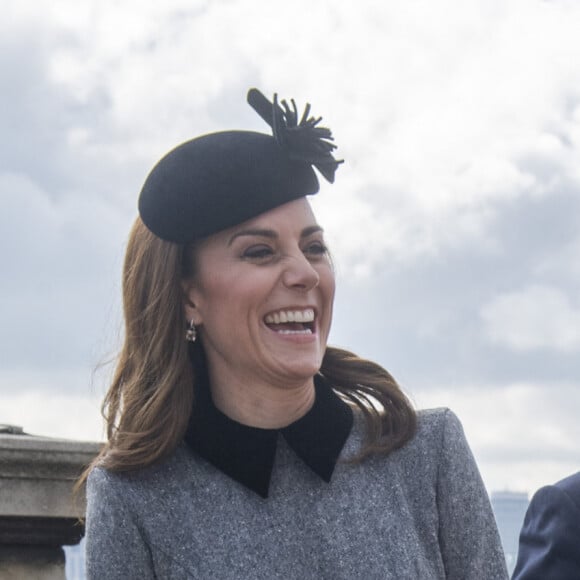 La reine Elisabeth II d'Angleterre et Kate Catherine Middleton, duchesse de Cambridge, lors de l'inauguration de la "Bush House" à Londres. Le 19 mars 2019 