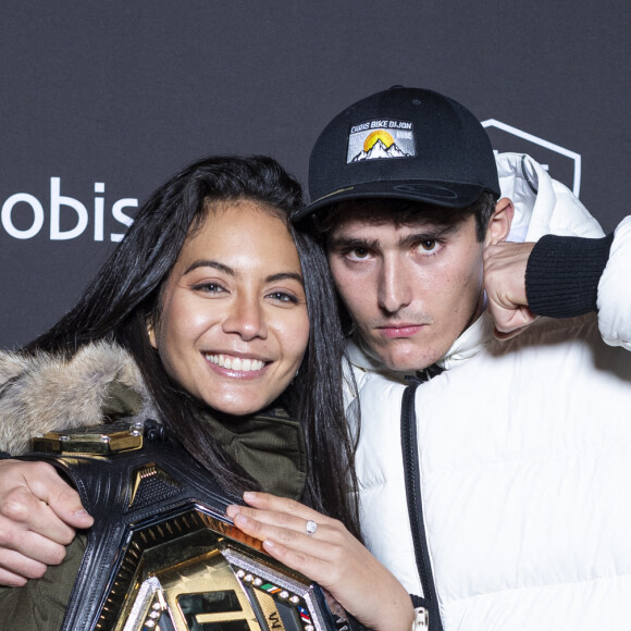 Exclusif - Vaimalama Chaves (Miss France 2019) et son compagnon Nicolas Fleury - Nobis fête ses 15 ans en inaugurant sa nouvelle boutique dans le 2ème arrondissement de Paris, France, le 25 novembre 2021. © Pierre Perusseau/Bestimage