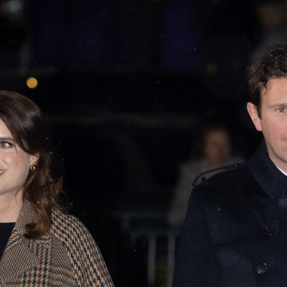 La princesse Eugenie d'York et Jack Brooksbank - La famille royale à la sortie de la messe "Together at Christmas" à l'Abbaye de Westminster le 15 décembre 2022.