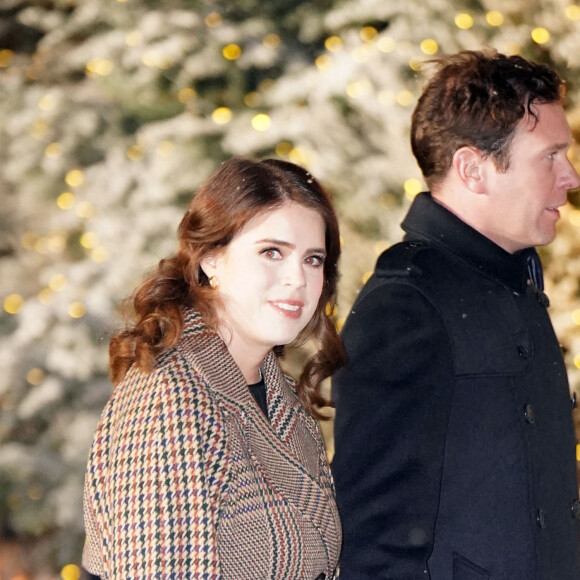 La princesse Eugenie d'York et son mari Jack Brooksbank, arrivent pour le "Together at Christmas" Carol Service à l'abbaye de Westminster à Londres, Royaume uni, le 15 décembre 2022.