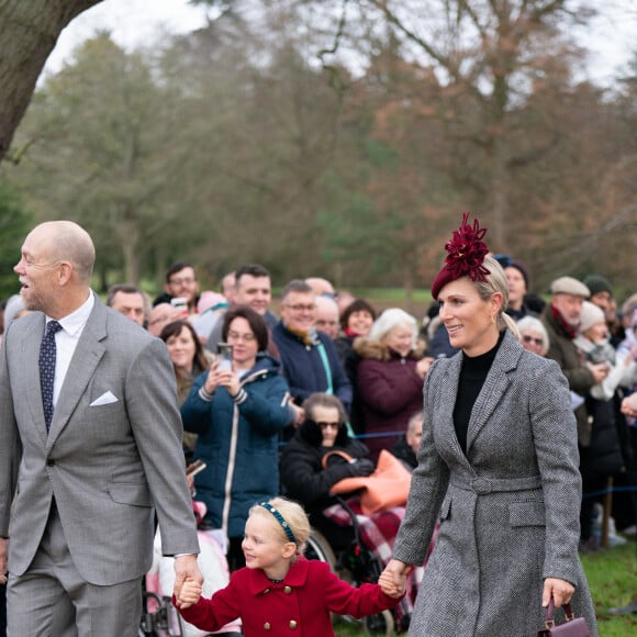 Zara Philipps et Mike Tindall - La famille royale d'Angleterre assiste au service religieux de Noël à l'église St Mary Magdalene à Sandringham, Norfolk le 25 décembre 2022.