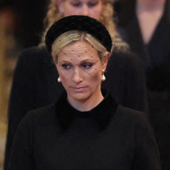 Zara Phillips (Zara Tindall), Louise Mountbatten-Windsor (Lady Louise Windsor) et la princesse Beatrice d'York - Veillée des petits-enfants de la reine Elizabeth II au Westminster Hall à Londres, Royaume Uni. 