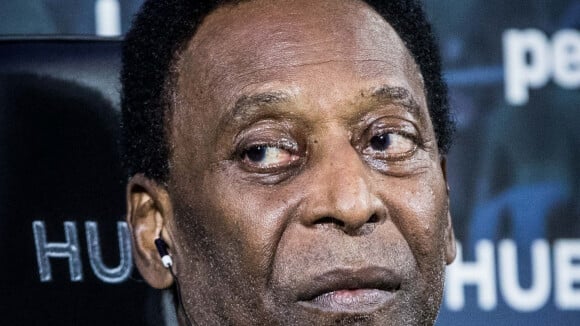 "Tarés", "horrible", "manque de respect" : Pelé au plus mal, le comportement de ses proches indigne les internautes !