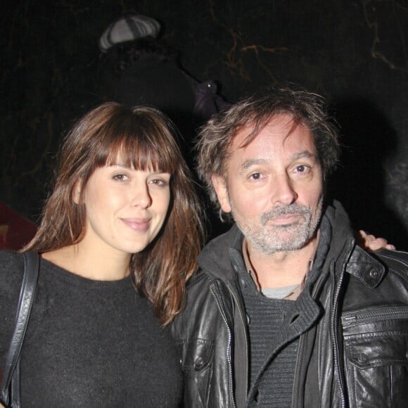 Serena Reinaldi et Christophe Aleveque posent ensemble à Paris en 2012.