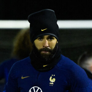 Karim Benzema lors de l'entraînementde l'équipe de France de football avant le départ pour la coupe du monde au Qatar, au centre de formation et centre National du Footbal de Clairefontaine-en-Yvelines, France, le 15 novembre 2022. © Federico Pestellini/Panoramic/Bestimage