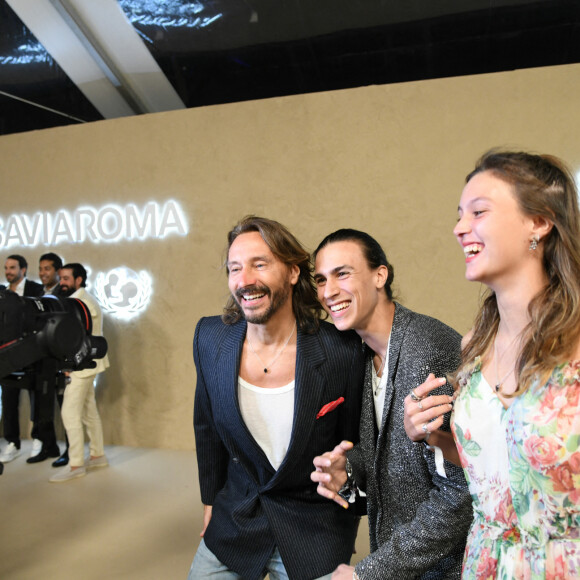 Bob Sinclar avec ses enfants Raphaël et Paloma Le Friant - Soirée LuisaViaRoma for UNICEF Winter Gala à Saint-Barthélemy, le 29 décembre 2022.