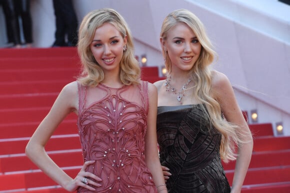 Les princesses Maria-Chiara et Maria-Carolina de Bourbon des Deux-Siciles - Montée des marches du film " Elvis " lors du 75ème Festival International du Film de Cannes. Le 25 mai 2022 © Giancarlo Gorassini / Bestimage 