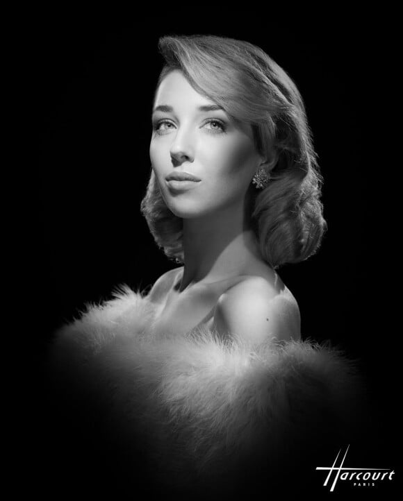 Maria Chiara de Bourbon des Deux-Siciles fêtera ses 18 ans le 1er janvier. @ Studios Harcourt
