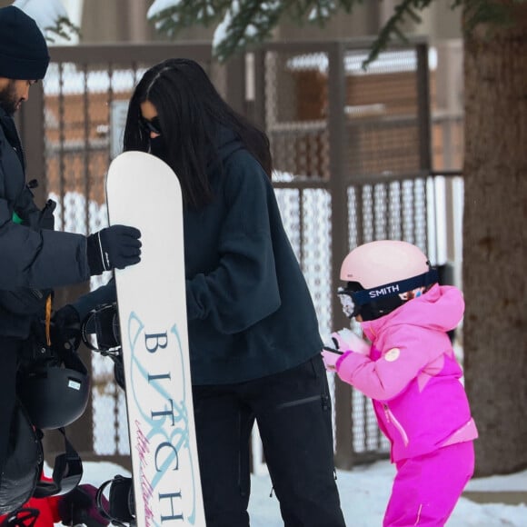 Exclusif - Kylie Jenner et sa fille Stormi ont dévalé les pistes de Buttermilk à Aspen, Colorado, Etats-Unis, le 31 décembre 2022.