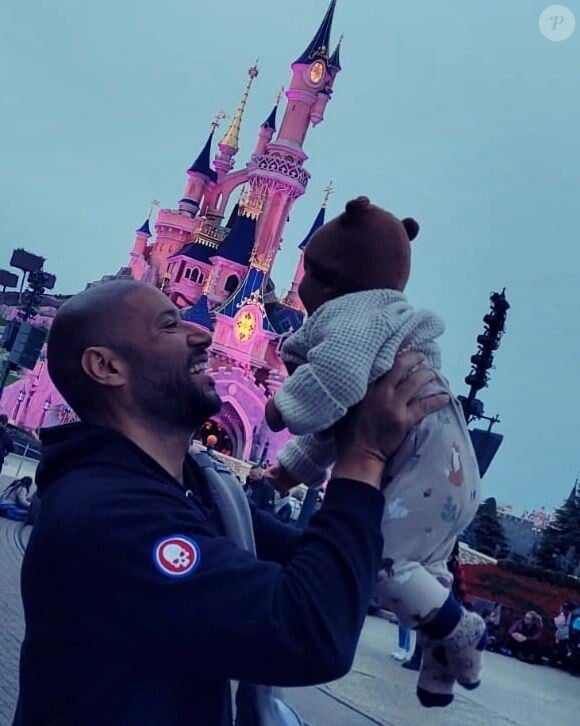 Xavier Delarue avec son fils Newt à Disney