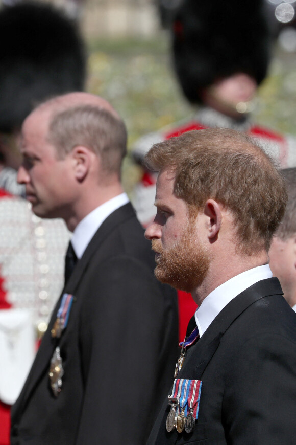 Le prince William, duc de Cambridge, le prince Harry, duc de Sussex - Arrivées aux funérailles du prince Philip, duc d'Edimbourg à la chapelle Saint-Georges du château de Windsor, le 17 avril 2021. 
