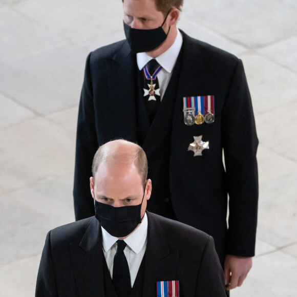 Le prince William, duc de Cambridge et le prince Harry, duc de Sussex, - Funérailles du prince Philip, duc d'Edimbourg à la chapelle Saint-Georges du château de Windsor, Royaume Uni, le 17 avril 2021. 