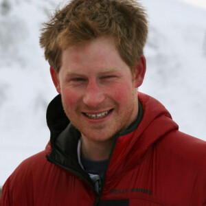 Lr prince Harry attend l'avion pour survoler le Pôle Nord à Spitssbergenon en Norvège.