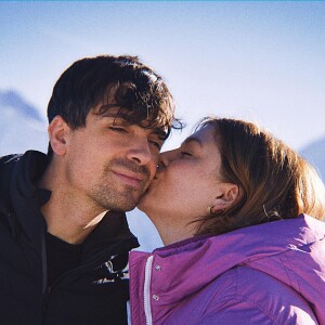 Louane et Florian Rossi en vacances à la montagne. Le 7 janvier 2023.
