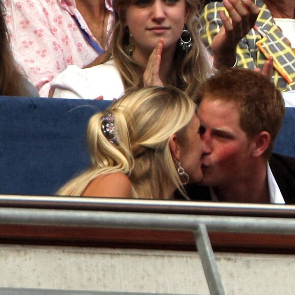 Le prince Harry et sa petite amie Chelsy Davy en 2007