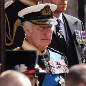 Le roi Charles III d'Angleterre, le prince Harry, duc de Sussex - Sorties du service funéraire à l'Abbaye de Westminster pour les funérailles d'Etat de la reine Elizabeth II d'Angleterre. Le 19 septembre 2022 