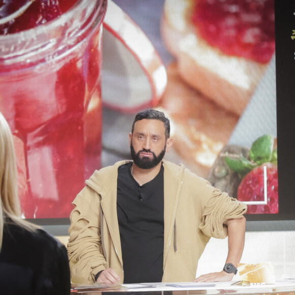 Exclusif - Cyril Hanouna - Sur le plateau de l'émission TPMP (Touche Pas à Mon Poste) présentée en direct par C.Hanouna et diffusée sur C8 - Paris le 03/01/2023 - © Jack Tribeca / Bestimage