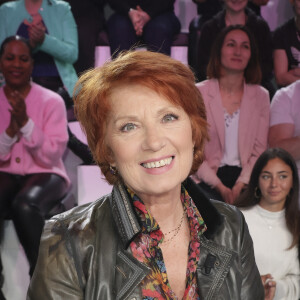 Exclusif - Véronique Genest sur le plateau de l'émission TPMP (Touche Pas à Mon Poste) présentée en direct par C.Hanouna et diffusée sur C8 - Paris. - © Jack Tribeca / Bestimage